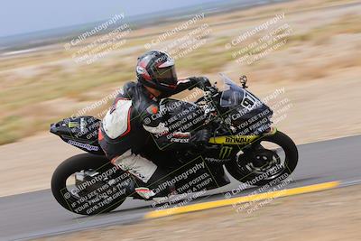 media/Sep-10-2022-SoCal Trackdays (Sat) [[a5bf35bb4a]]/Turn 9 Inside (1215pm)/